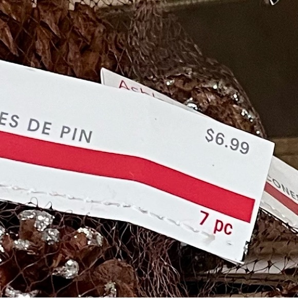 Pine cones (NWT) 3 pkg of 7pc = 21 pc cones - home decor - Picture 4 of 13